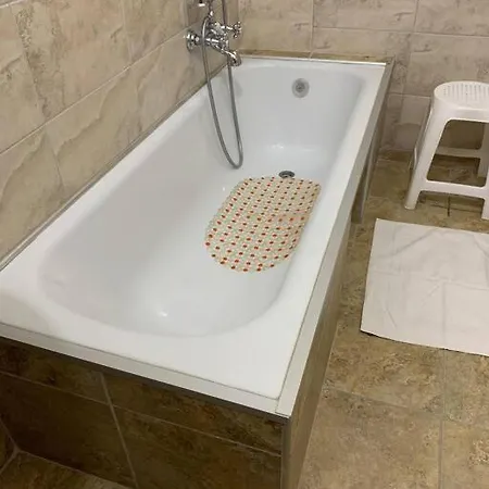 Location For One Person * בודפשט